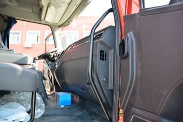 һ����� J6L�п� ��Ӣ�� 240���� 4X2 6.75�ײ�դʽ�ػ���(CA5180CCYP62K1L4A1E5)ͼƬ