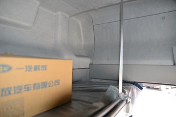 һ����� J6L�п� ��Ӣ�� 240���� 4X2 6.75�ײ�դʽ�ػ���(CA5180CCYP62K1L4A1E5)ͼƬ