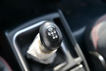 һ����� J6L�п� ��Ӣ�� 240���� 4X2 6.75�ײ�դʽ�ػ���(CA5180CCYP62K1L4A1E5)ͼƬ