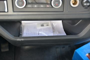 һ����� J6L�п� ��Ӣ�� 240���� 4X2 6.75�ײ�դʽ�ػ���(CA5180CCYP62K1L4A1E5)ͼƬ