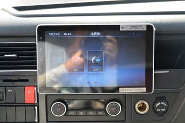 һ����� J6L�п� ��Ӣ�� 240���� 4X2 6.75�ײ�դʽ�ػ���(CA5180CCYP62K1L4A1E5)ͼƬ