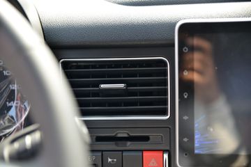 һ����� J6L�п� ��Ӣ�� 240���� 4X2 6.75�ײ�դʽ�ػ���(CA5180CCYP62K1L4A1E5)ͼƬ