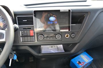 һ����� J6L�п� ��Ӣ�� 240���� 4X2 6.75�ײ�դʽ�ػ���(CA5180CCYP62K1L4A1E5)ͼƬ