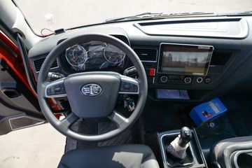 һ����� J6L�п� ��Ӣ�� 240���� 4X2 6.75�ײ�դʽ�ػ���(CA5180CCYP62K1L4A1E5)ͼƬ