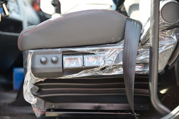 һ����� J6L�п� ��Ӣ�� 240���� 4X2 6.75�ײ�դʽ�ػ���(CA5180CCYP62K1L4A1E5)ͼƬ