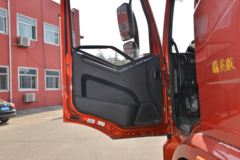 一汽解放 J6L中卡 精英版 240马力 4X2 6.75米仓栅式载货车(CA5180CCYP62K1L4A1E5)