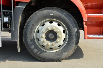 һ����� J6L�п� ��Ӣ�� 240���� 4X2 6.75�ײ�դʽ�ػ���(CA5180CCYP62K1L4A1E5)ͼƬ