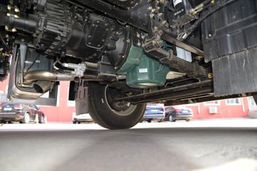 һ����� J6L�п� ��Ӣ�� 240���� 4X2 6.75�ײ�դʽ�ػ���(CA5180CCYP62K1L4A1E5)ͼƬ