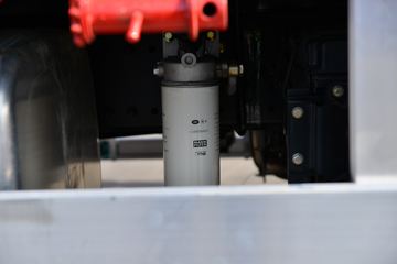 һ����� J6L�п� ��Ӣ�� 240���� 4X2 6.75�ײ�դʽ�ػ���(CA5180CCYP62K1L4A1E5)ͼƬ