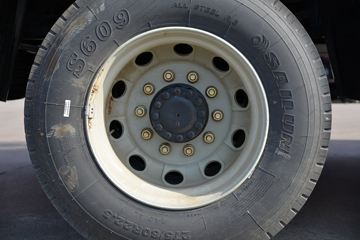 һ����� J6L�п� ��Ӣ�� 240���� 4X2 6.75�ײ�դʽ�ػ���(CA5180CCYP62K1L4A1E5)ͼƬ