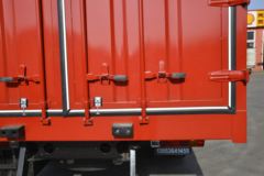 一汽解放 J6L中卡 质惠版绿通 240马力 4X2 6.8米厢式载货车(国六)(CA5180XXYP62K1L4A2E6)