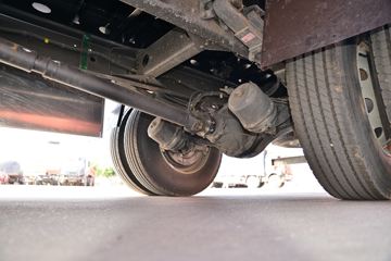 һ����� J6L�п� ��Ӣ�� 240���� 4X2 6.75�ײ�դʽ�ػ���(CA5180CCYP62K1L4A1E5)ͼƬ