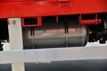 һ����� J6L�п� ��Ӣ�� 240���� 4X2 6.75�ײ�դʽ�ػ���(CA5180CCYP62K1L4A1E5)ͼƬ