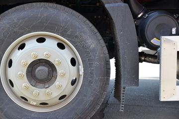 һ����� J6L�п� ��Ӣ�� 240���� 4X2 6.75�ײ�դʽ�ػ���(CA5180CCYP62K1L4A1E5)ͼƬ