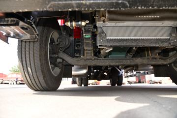 һ����� J6L�п� ��Ӣ�� 240���� 4X2 6.75�ײ�դʽ�ػ���(CA5180CCYP62K1L4A1E5)ͼƬ