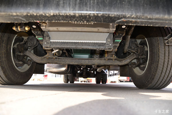 一汽解放J6L线上优惠6千元活动火热进行中,数量有限先到先得!