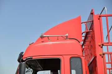 ���� ����˹V9 220���� 4X2 6.8�ײ�դʽ�ػ���(HFC5180CCYB90K2E2S)ͼƬ