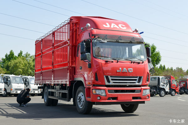 江淮 德沃斯V9 220马力 4X2 5.95米仓栅式载货车