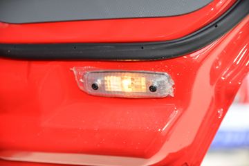 ���� ����˹V9 220���� 4X2 6.8�ײ�դʽ�ػ���(HFC5180CCYB90K2E2S)ͼƬ