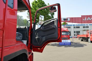 ���� ����˹V9 220���� 4X2 6.8�ײ�դʽ�ػ���(HFC5180CCYB90K2E2S)ͼƬ