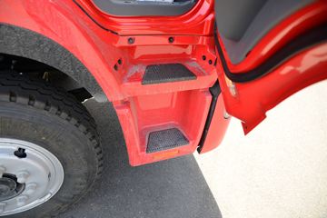 ���� ����˹V9 220���� 4X2 6.8�ײ�դʽ�ػ���(HFC5180CCYB90K2E2S)ͼƬ