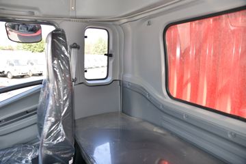 ���� ����˹V9 220���� 4X2 6.8�ײ�դʽ�ػ���(HFC5180CCYB90K2E2S)ͼƬ