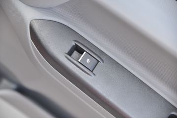 ���� ����˹V9 220���� 4X2 6.8�ײ�դʽ�ػ���(HFC5180CCYB90K2E2S)ͼƬ