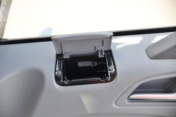 ���� ����˹V9 220���� 4X2 6.8�ײ�դʽ�ػ���(HFC5180CCYB90K2E2S)ͼƬ