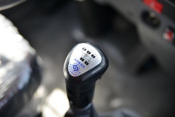 ���� ����˹V9 220���� 4X2 6.8�ײ�դʽ�ػ���(HFC5180CCYB90K2E2S)ͼƬ