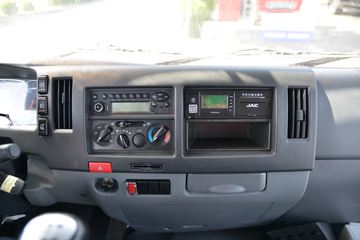 ���� ����˹V9 220���� 4X2 6.8�ײ�դʽ�ػ���(HFC5180CCYB90K2E2S)ͼƬ