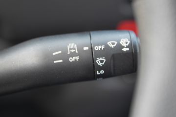 ���� ����˹V9 220���� 4X2 6.8�ײ�դʽ�ػ���(HFC5180CCYB90K2E2S)ͼƬ