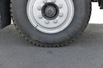 ���� ����˹V9 220���� 4X2 6.8�ײ�դʽ�ػ���(HFC5180CCYB90K2E2S)ͼƬ