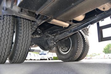 ���� ����˹V9 220���� 4X2 6.8�ײ�դʽ�ػ���(HFC5180CCYB90K2E2S)ͼƬ