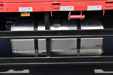 ���� ����˹V9 220���� 4X2 6.8�ײ�դʽ�ػ���(HFC5180CCYB90K2E2S)ͼƬ