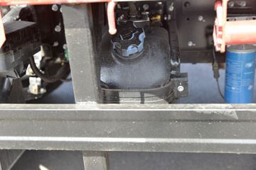 ���� ����˹V9 220���� 4X2 6.8�ײ�դʽ�ػ���(HFC5180CCYB90K2E2S)ͼƬ