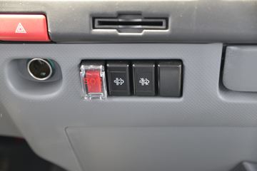 ���� ����˹Q9 195���� 4X2 6.2�������ػ���(����)(HFC1181B80K1D4S)ͼƬ