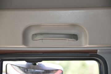 ���� �����A5L�п� 220���� 4X2 6.8����ʽ�ػ���(HFC5181XXYP3K2A50S2V)ͼƬ