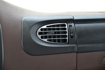 ���� �����A5L�п� 220���� 4X2 6.8����ʽ�ػ���(HFC5181XXYP3K2A50S2V)ͼƬ