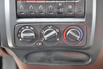 ���� �����A5L�п� 220���� 4X2 6.8����ʽ�ػ���(HFC5181XXYP3K2A50S2V)ͼƬ