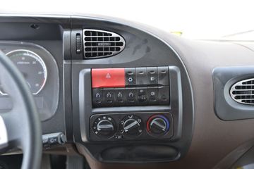 ���� �����A5L�п� 220���� 4X2 6.8����ʽ�ػ���(HFC5181XXYP3K2A50S2V)ͼƬ