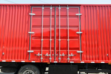 ���� �����A5L�п� 220���� 4X2 6.8����ʽ�ػ���(HFC5181XXYP3K2A50S2V)ͼƬ