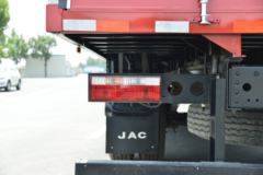 江淮 格尔发A5L中卡 220马力 4X2 6.8米厢式载货车(HFC5181XXYP3K2A50S2V)
