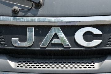 ���� �����A5L�п� 220���� 4X2 6.8�ײ�դʽ�ػ���(HFC5181CCYP3K2A50S2HV)ͼƬ