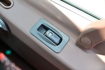 ���� �����A5L�п� 220���� 4X2 6.8�ײ�դʽ�ػ���(HFC5181CCYP3K2A50S2HV)ͼƬ