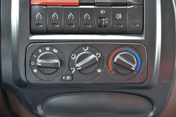 ���� �����A5L�п� 220���� 4X2 6.8�ײ�դʽ�ػ���(HFC5181CCYP3K2A50S2HV)ͼƬ