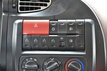 ���� �����A5L�п� 220���� 4X2 6.8�ײ�դʽ�ػ���(HFC5181CCYP3K2A50S2HV)ͼƬ