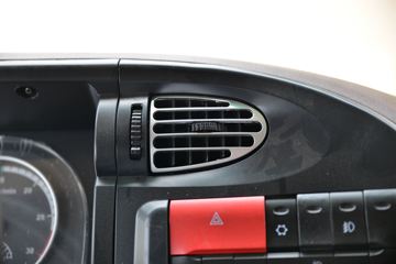 ���� �����A5L�п� 220���� 4X2 6.8�ײ�դʽ�ػ���(HFC5181CCYP3K2A50S2HV)ͼƬ