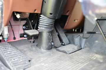 ���� �����A5L�п� 220���� 4X2 6.8�ײ�դʽ�ػ���(HFC5181CCYP3K2A50S2HV)ͼƬ