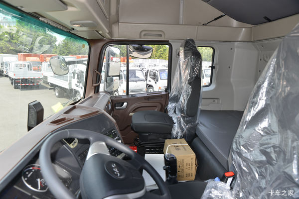 江淮 格尔发A5WⅢ重卡 490马力 6X4 AMT自动挡牵引车