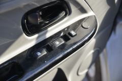 凯马 锐捷 1.6L 122马力 汽油 2.35米双排栏板微卡(国六)(KMC1033Q340S6)